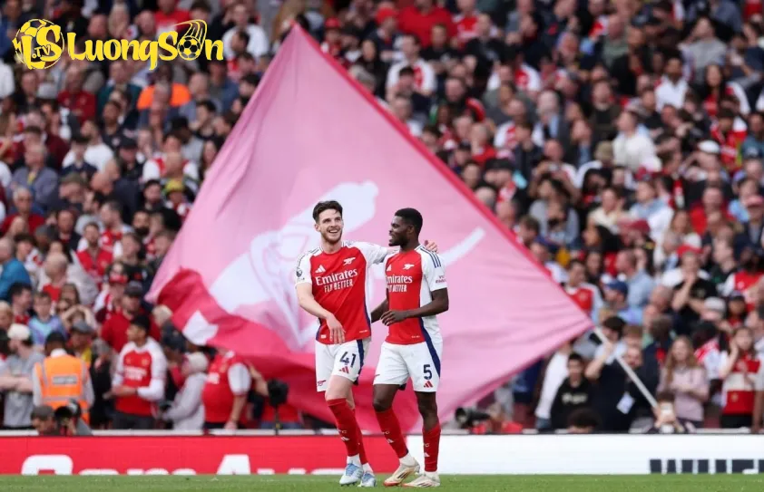 "Real Madrid Nhận Tin Vui Bất Ngờ Từ Arsenal Trước Trận Lượt Về Champions League" 2 Pháo thủ đã giành chiến thắng 3-0 trong trận lượt đi tại Emirates